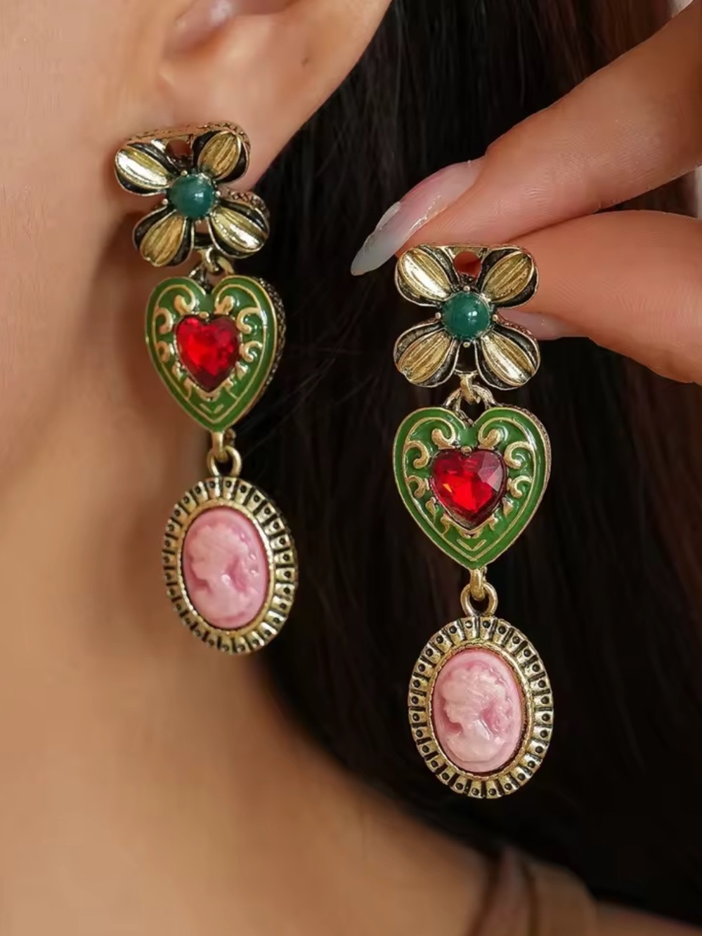 New Anthropologie Vintage-Inspired Green & Gold Heart Drop Earrings
